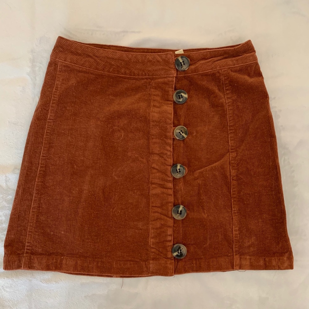 Corduroy skirt with buttons